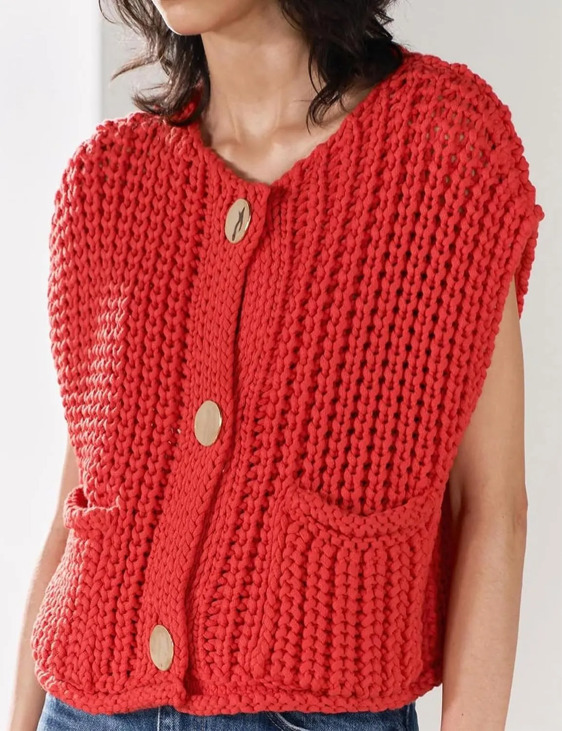 Yimoon Sweater Vest Women Sleeveless Cropped Button Down Chunky Knit Cardigan Casual Knitted Sweater Vest with Pockets
